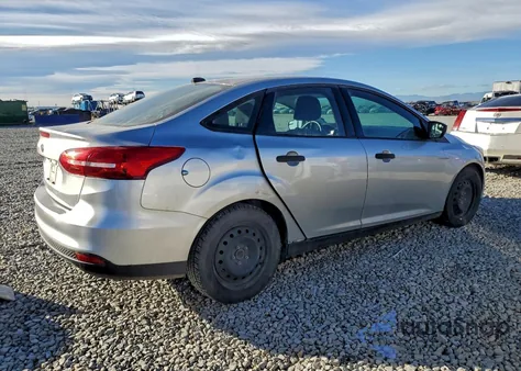 2018 Ford Focus S z USA, uszkodzony, nr VIN 1FADP3E27JL271619